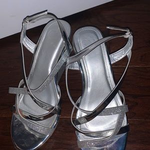 Silver glitter heals